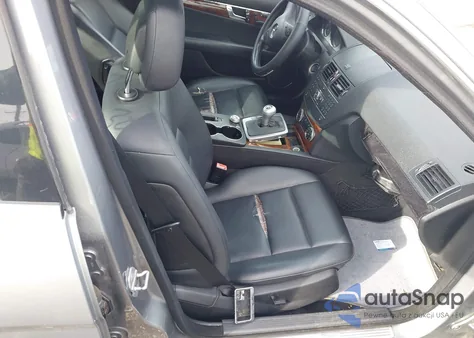 2009 Mercedes-Benz C 300 Luxury 4Matic/Sport 4Matic from USA, damaged, VIN WDDGF81X89R064695